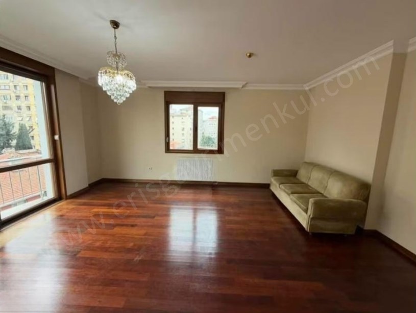 İSTANBUL KADIKÖY ERENKÖY tren istasyonunda SATILIK 3+1