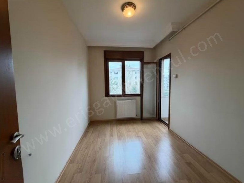 İSTANBUL KADIKÖY ERENKÖY tren istasyonunda SATILIK 3+1