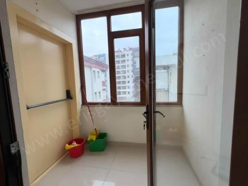 İSTANBUL KADIKÖY ERENKÖY tren istasyonunda SATILIK 3+1