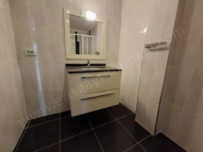 İSTANBUL KADIKÖY Göztepede Satılık 3+1 Daire   Bağdat Caddesi Yakını