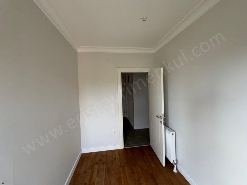 İSTANBUL KADIKÖY Göztepe Marmaraya 3 dk Yürüme Mesafesinde 4+1 Bol Işıklı