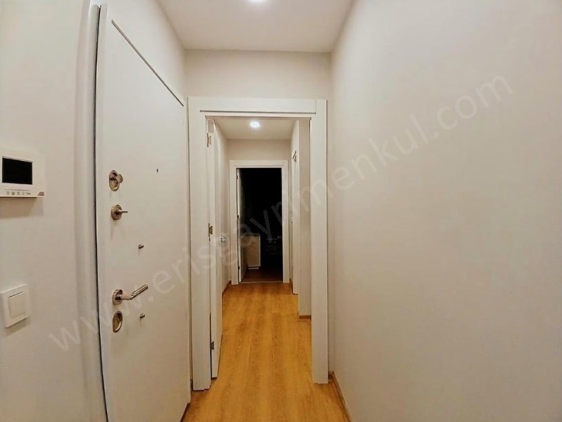 İSTANBUL KADIKÖY DE SIFIR, GÖZTEPE CADDE  ,İSKANLI,METRO ÇIKIŞI