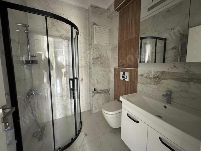 Kadıköy Erenköyde Merkezi Konumda 3+1 95 m² Ferah Daire