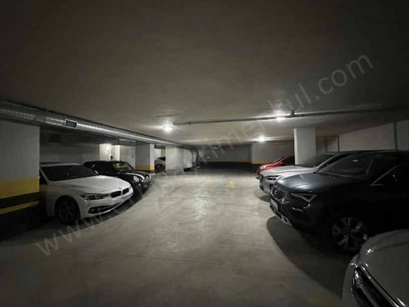 Kadıköy Erenköyde Merkezi Konumda 3+1 95 m² Ferah Daire