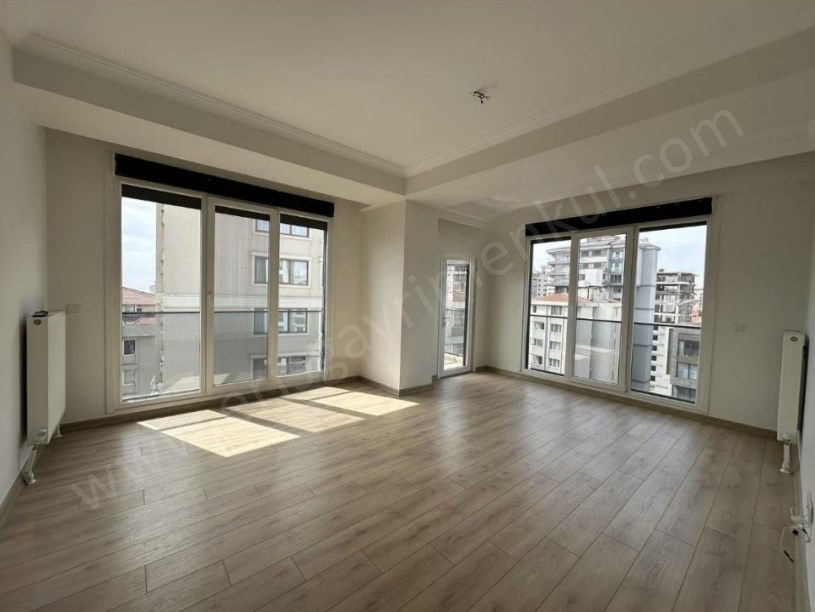 Kadıköy Erenköyde Merkezi Konumda 3+1 95 m² Ferah Daire