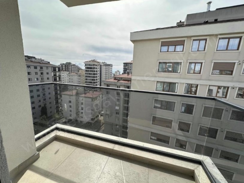 Kadıköy Erenköyde Merkezi Konumda 3+1 95 m² Ferah Daire