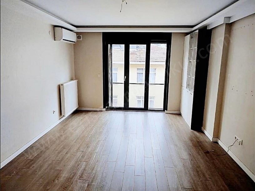 SUADİYE DE MARMARAY DUDULLU METRO YAKINI KOMBİLİ 2+1 DAİRE