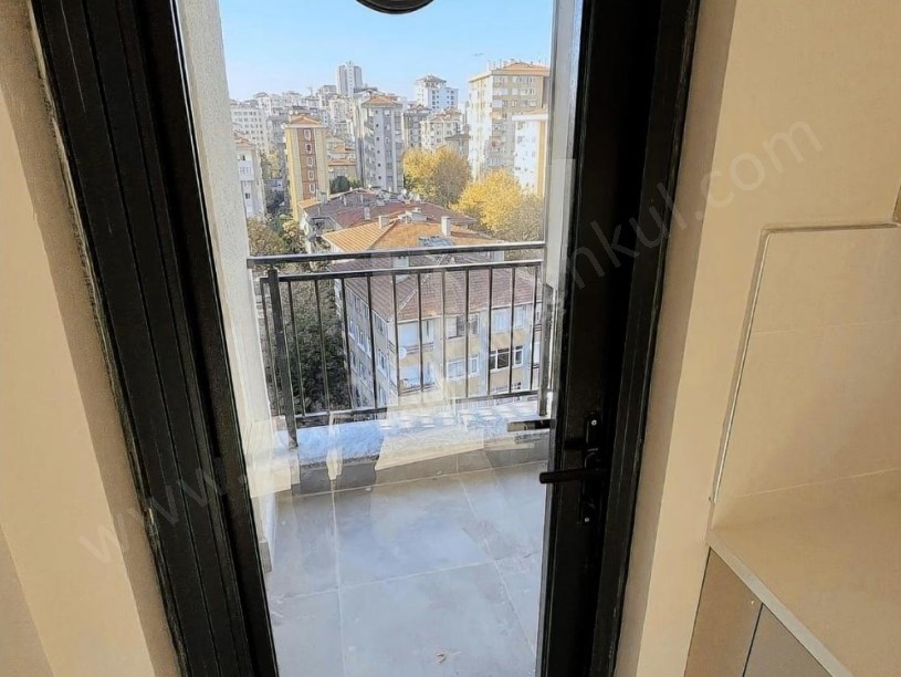 İSTANBUL KADIKÖY Kozyatağında Satılık 60 m2 Net 2+1 Daire