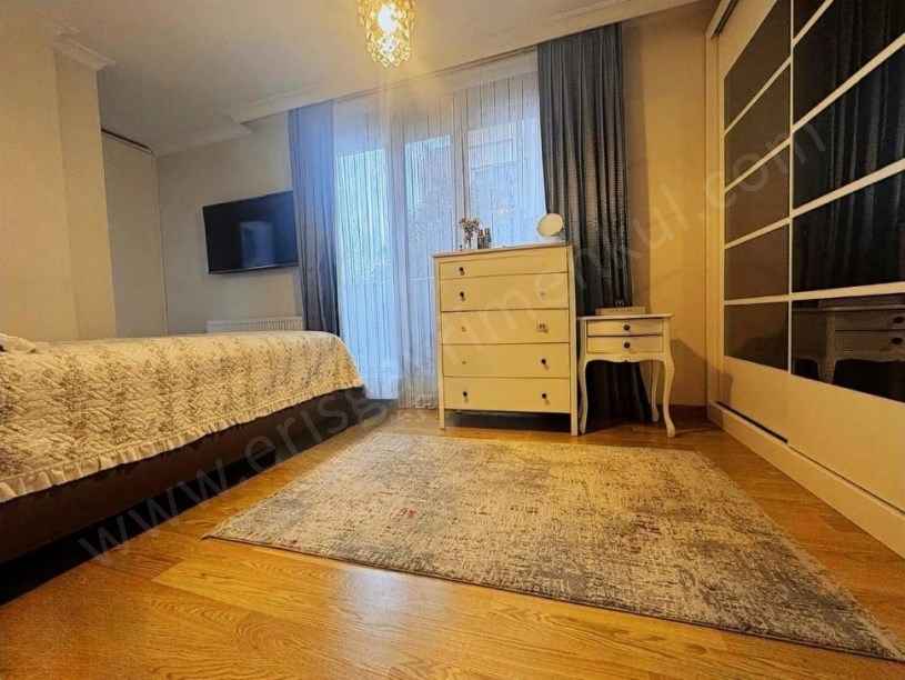 İSTANBUL Kadıköy Kozyatağanda 5.Yıllık Bina Boş 2+1 Balkonlu