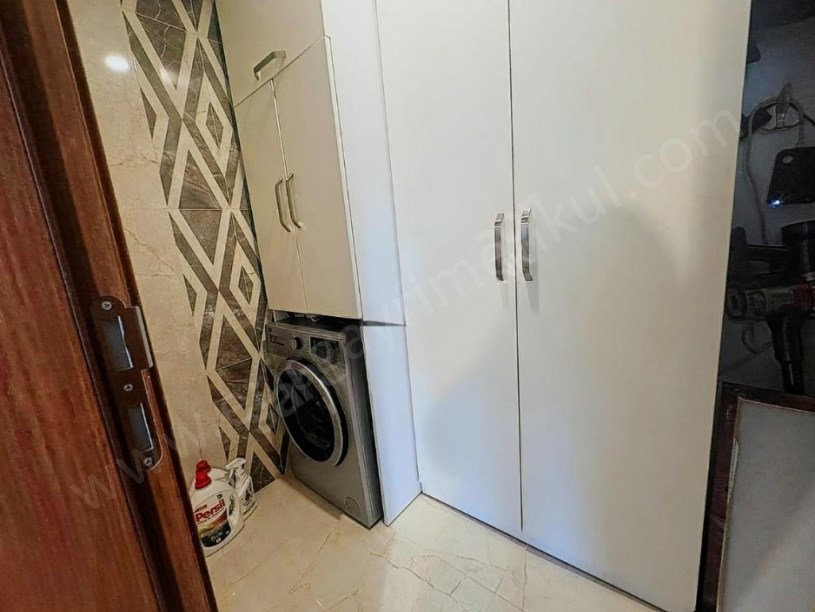 İSTANBUL Kadıköy Kozyatağanda 5.Yıllık Bina Boş 2+1 Balkonlu