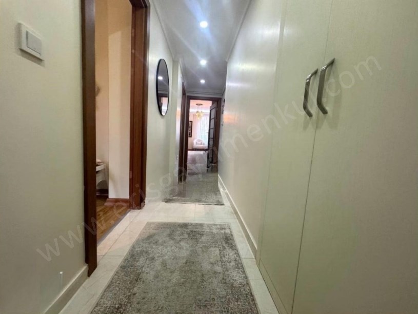 İSTANBUL Kadıköy Kozyatağanda 5.Yıllık Bina Boş 2+1 Balkonlu