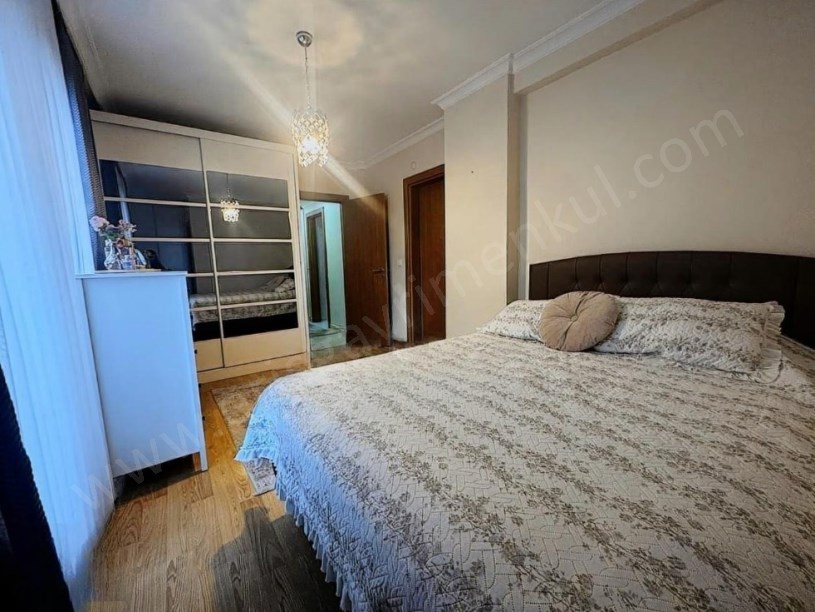 İSTANBUL Kadıköy Kozyatağanda 5.Yıllık Bina Boş 2+1 Balkonlu