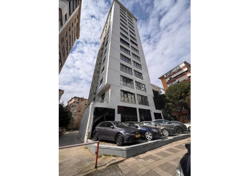 İSTANBUL KADIKÖY KOZYATAĞINDA Deniz Manzaralı, Teraslı, 14. Kat 2+1 Satılık Daire