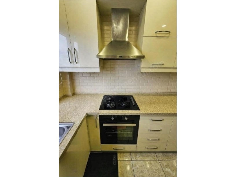 İSTANBUL KADIKÖY KOZYATAĞINDA SATILIK MİNİBÜSE VE MARMARAYA YAKIN 3+1 DAİRE