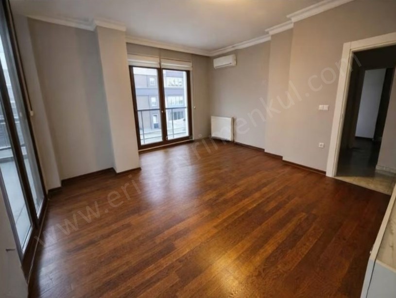 İSTANBUL KADIKÖY KOZYATAĞINDA SATILIK MİNİBÜSE VE MARMARAYA YAKIN 3+1 DAİRE