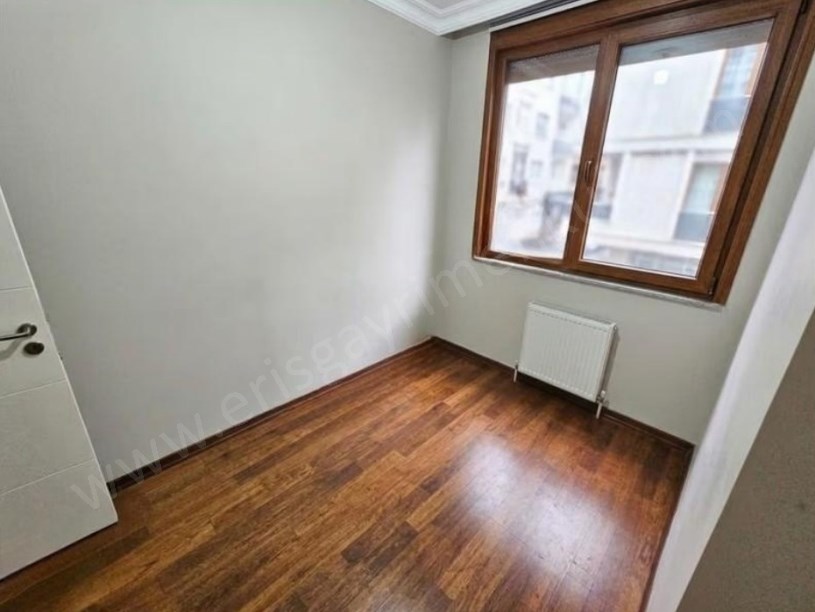 İSTANBUL KADIKÖY KOZYATAĞINDA SATILIK MİNİBÜSE VE MARMARAYA YAKIN 3+1 DAİRE