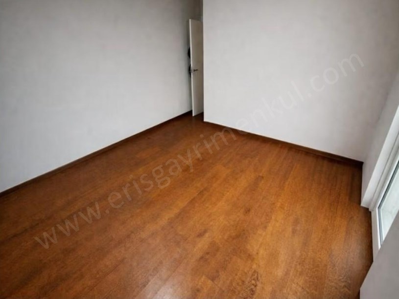 İSTANBUL KADIKÖY KOZYATAĞINDA SATILIK MİNİBÜSE VE MARMARAYA YAKIN 3+1 DAİRE