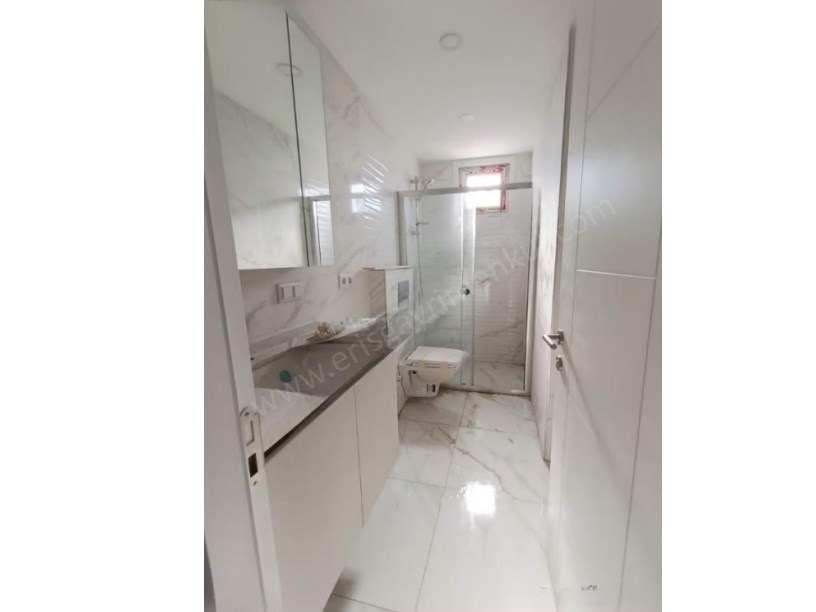 İSTANBUL KADIKÖY KOZYATAĞI BAYAR CAD.  SIFIR BİNADA 3+1 SATILIK