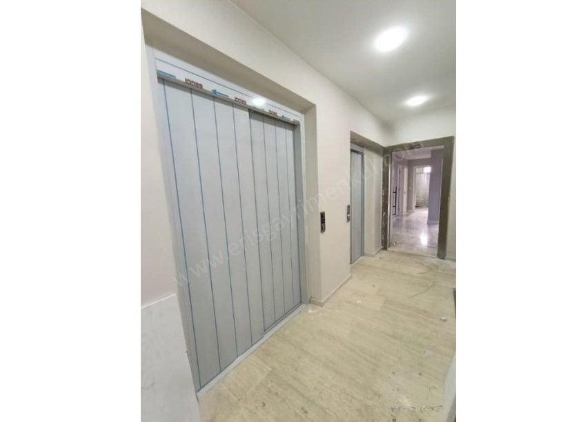 İSTANBUL KADIKÖY KOZYATAĞI BAYAR CAD.  SIFIR BİNADA 3+1 SATILIK