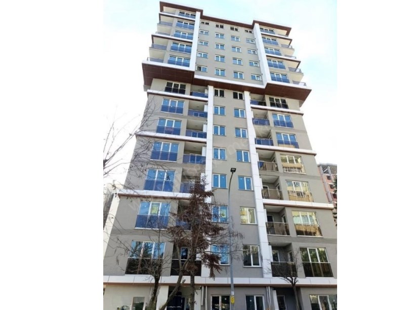 İSTANBUL KADIKÖY KOZYATAĞI BAYAR CAD.  SIFIR BİNADA 3+1 SATILIK