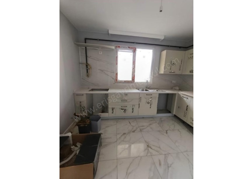 İSTANBUL KADIKÖY KOZYATAĞI BAYAR CAD.  SIFIR BİNADA 3+1 SATILIK