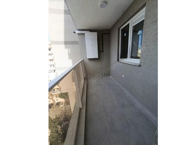 İSTANBUL KADIKÖY KOZYATAĞI BAYAR CAD.  SIFIR BİNADA 3+1 SATILIK