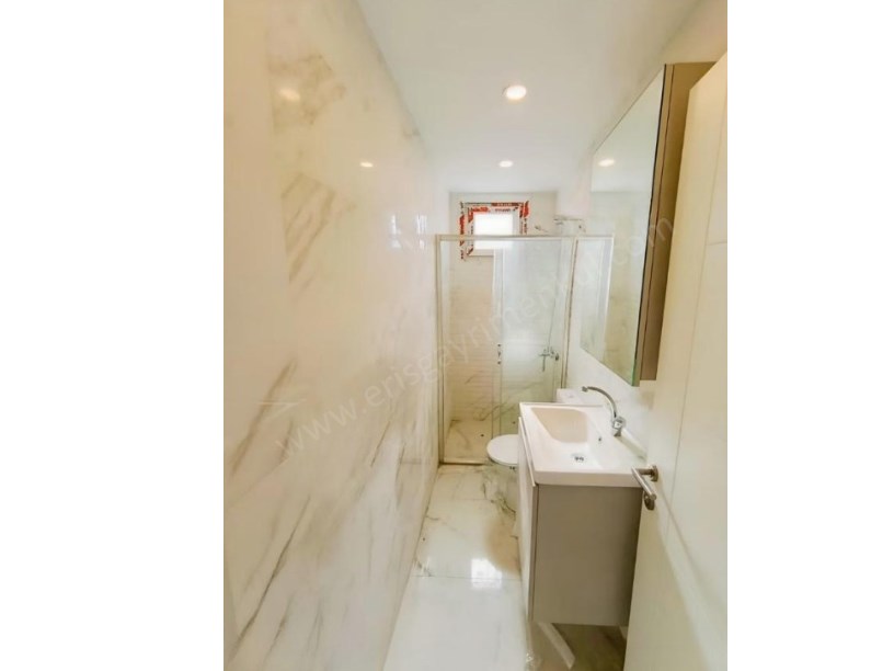 İSTANBUL KADIKÖY KOZYATAĞI BAYAR CAD.  SIFIR BİNADA 3+1 SATILIK