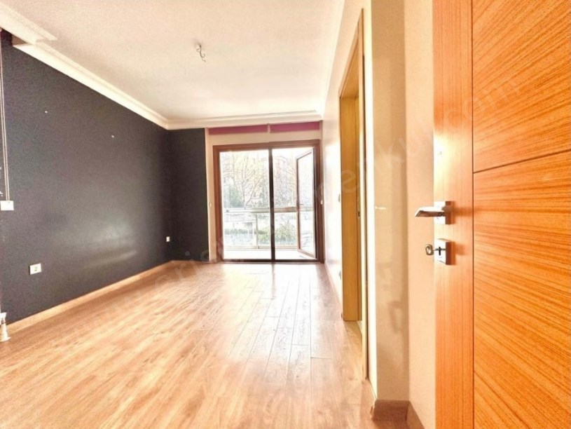 İSTANBUL KADIKÖY KOZYATAĞI 19 MAYISTA MERKEZİ KONUMDA SATILIK DAİRE