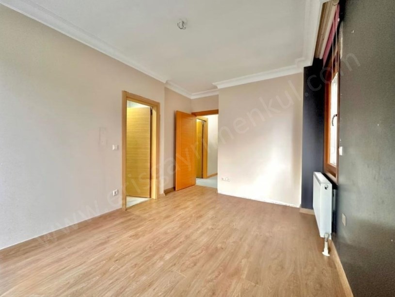 İSTANBUL KADIKÖY KOZYATAĞI 19 MAYISTA MERKEZİ KONUMDA SATILIK DAİRE