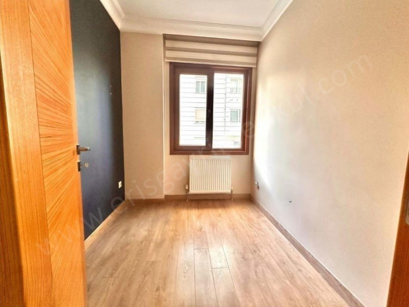 İSTANBUL KADIKÖY KOZYATAĞI 19 MAYISTA MERKEZİ KONUMDA SATILIK DAİRE