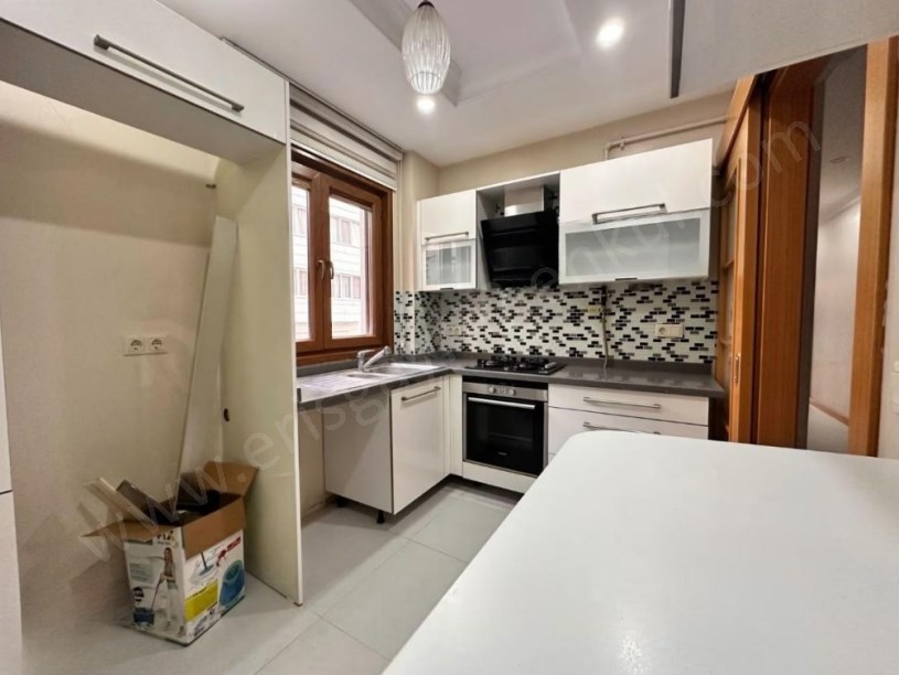 İSTANBUL KADIKÖY KOZYATAĞI 19 MAYISTA MERKEZİ KONUMDA SATILIK DAİRE