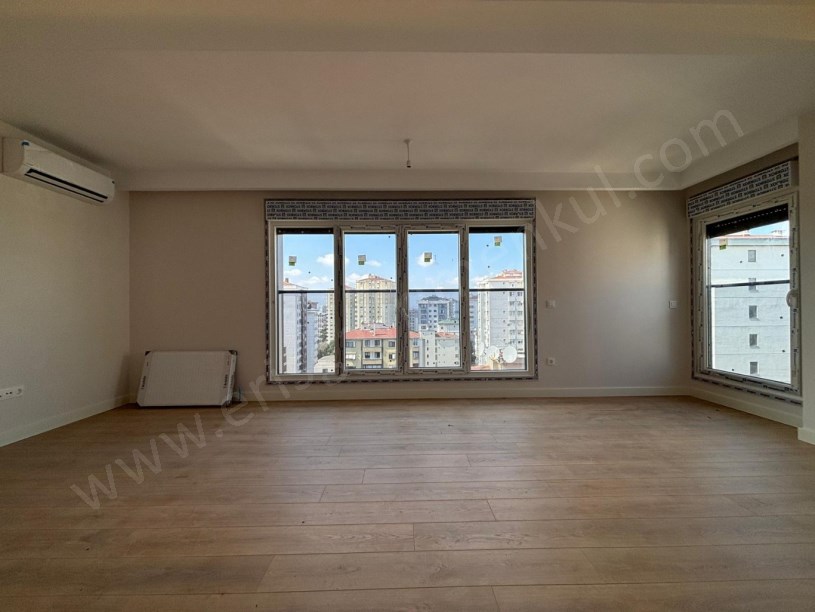 FENERYOLUNDA KATTA TEK 100M2 BALKONLU EBEVEYNLİ 3+1 DAİRE