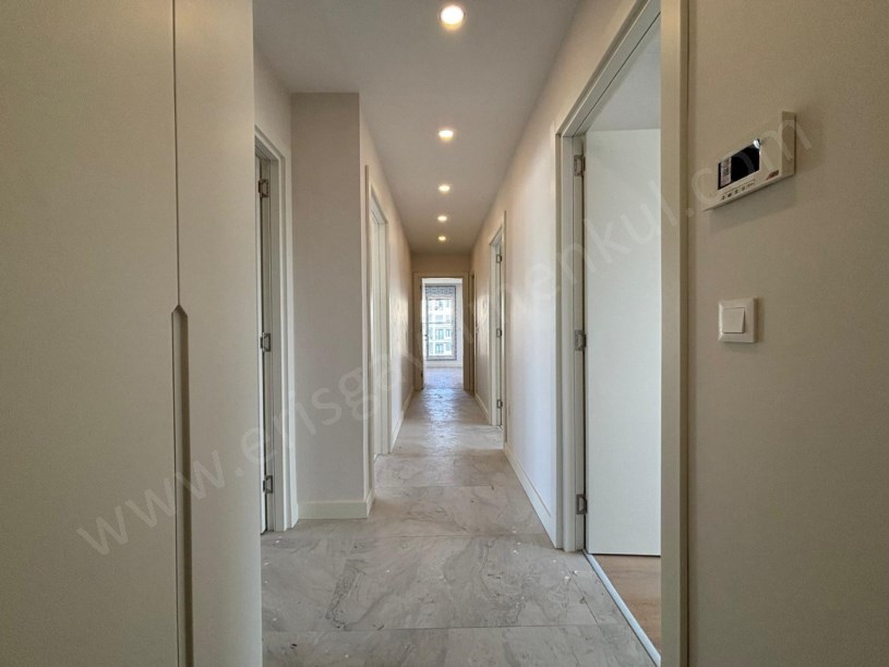 FENERYOLUNDA KATTA TEK 100M2 BALKONLU EBEVEYNLİ 3+1 DAİRE