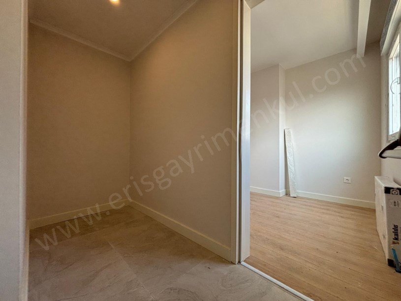 FENERYOLUNDA KATTA TEK 100M2 BALKONLU EBEVEYNLİ 3+1 DAİRE