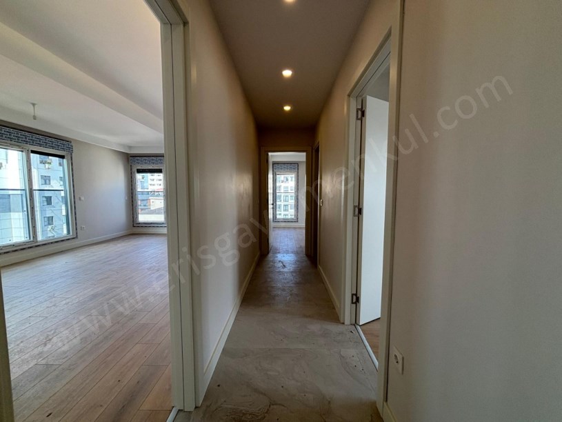 FENERYOLUNDA KATTA TEK 100M2 BALKONLU EBEVEYNLİ 3+1 DAİRE