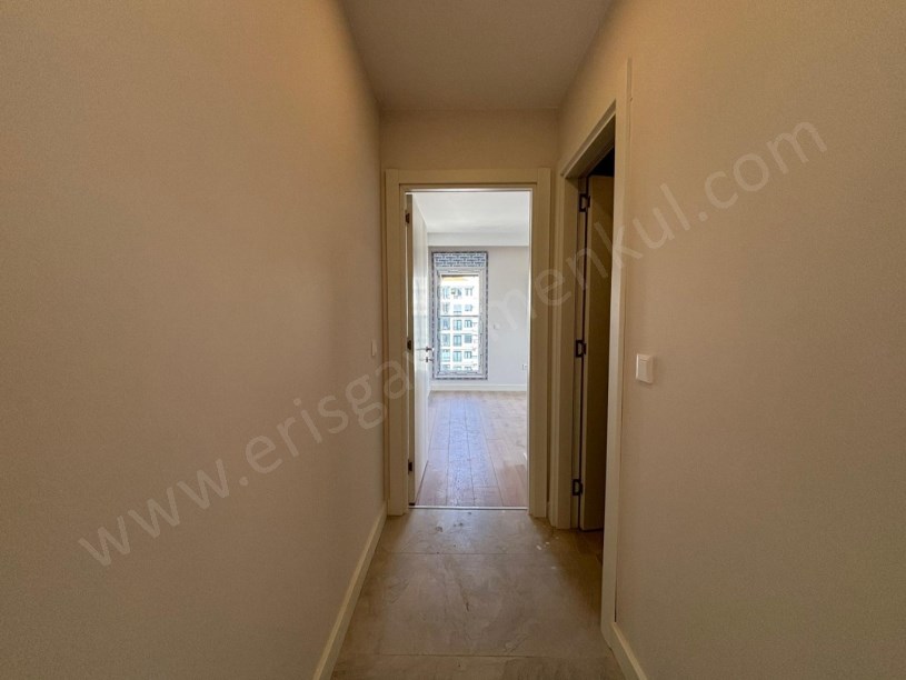 FENERYOLUNDA KATTA TEK 100M2 BALKONLU EBEVEYNLİ 3+1 DAİRE
