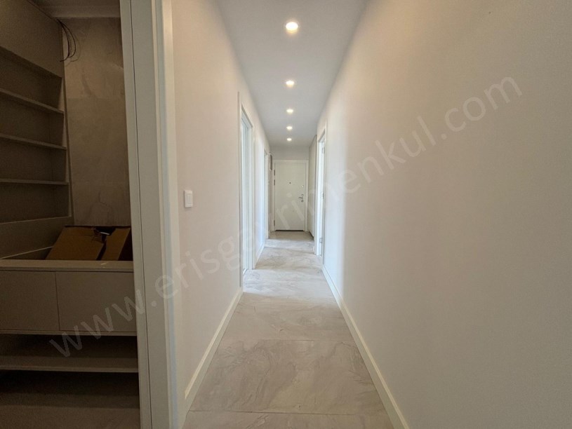 FENERYOLUNDA KATTA TEK 100M2 BALKONLU EBEVEYNLİ 3+1 DAİRE