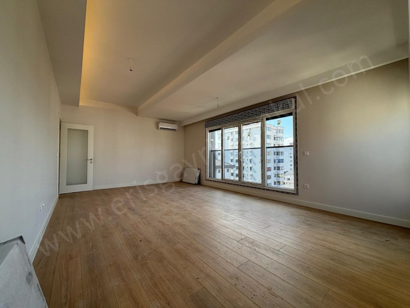 FENERYOLUNDA KATTA TEK 100M2 BALKONLU EBEVEYNLİ 3+1 DAİRE