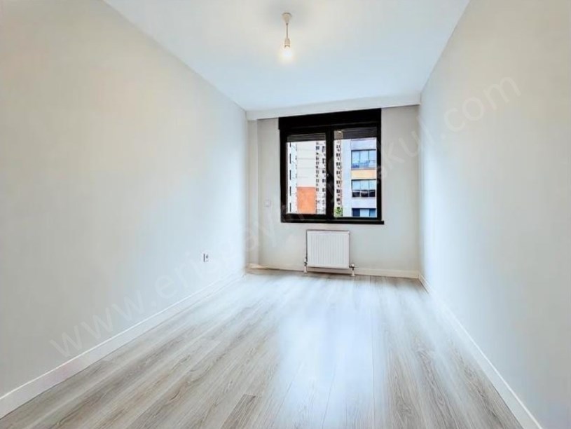 İSTANBUL Kadıköy Bostancıda Metroya 1 Dakika   3+1 Satılık Daire