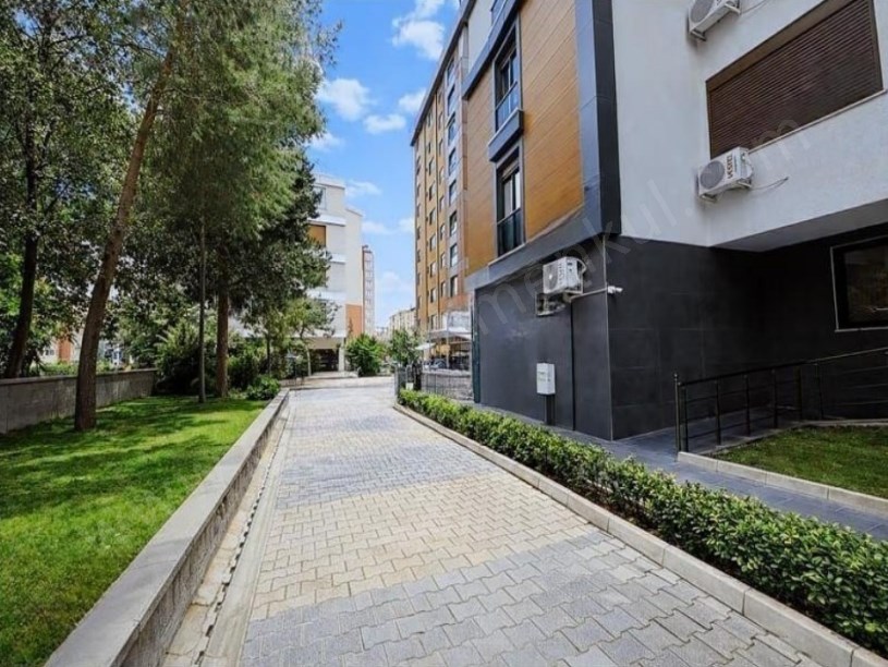 İSTANBUL Kadıköy Bostancıda Metroya 1 Dakika   3+1 Satılık Daire