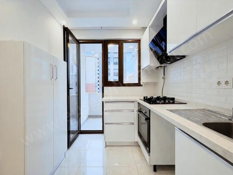 İSTANBUL Kadıköy Bostancıda Metroya 1 Dakika   3+1 Satılık Daire