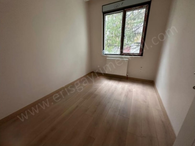 İSTANBUL KADIKÖY Kozyatağı Bayar Caddesinde 2 Yaşında Binada Balkonlu 3+1 Daire