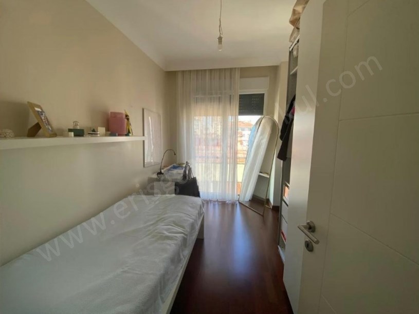 İSTANBUL KADIKÖY Erenköy Marmaray Yakını, 135m² 3+1 Ebeveyn Banyolu Satılık Daire