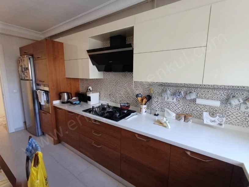 İSTANBUL KADIKÖY GÖZTEPE  3+1 GENİŞ BALKONLU SATILIK DAİRE