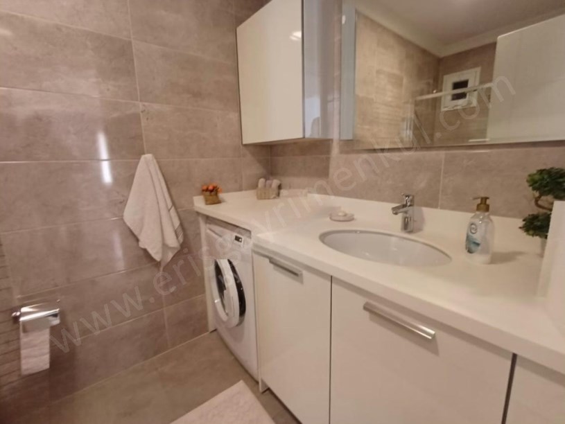 İSTANBUL KADIKÖY GÖZTEPE  3+1 GENİŞ BALKONLU SATILIK DAİRE