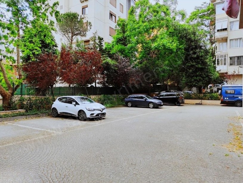 İSTANBUL KADIKÖY GÖZTEPE  3+1 GENİŞ BALKONLU SATILIK DAİRE
