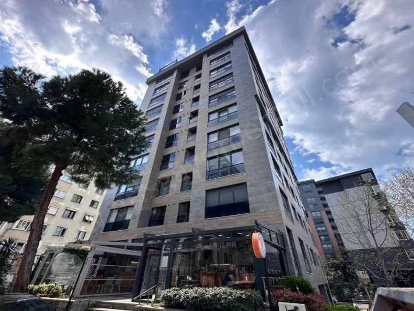 İSTANBUL KADIKÖY SUADİYE FERİDE GEÇİTİNDE 95m2 2+1 BALKONLU ULTRA LÜKS