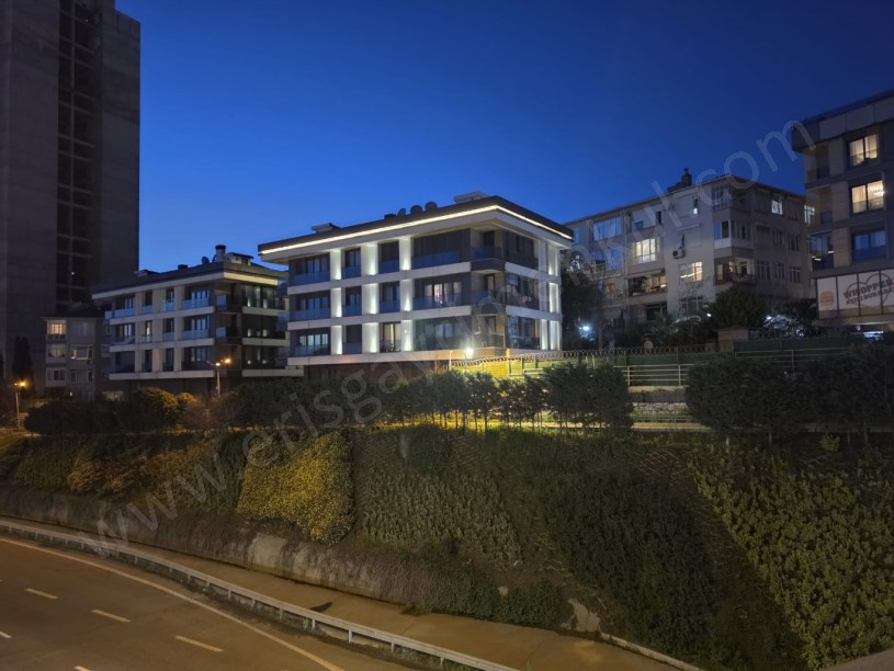 ACIBADEMİN MERKEZİ KONUMUNDA TERASLI DUBLEKS 2+1 ÇİFT BANYOLU