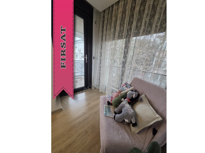 ACIBADEMİN MERKEZİ KONUMUNDA TERASLI DUBLEKS 2+1 ÇİFT BANYOLU