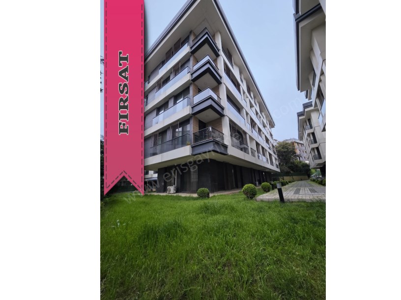 ACIBADEMİN MERKEZİ KONUMUNDA TERASLI DUBLEKS 2+1 ÇİFT BANYOLU